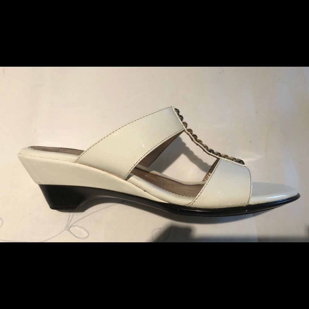 Woman’s Sofft shoes slide sandles
